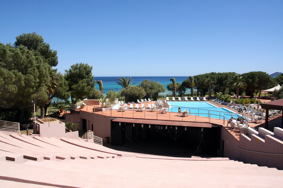 TH Free Beach Resort