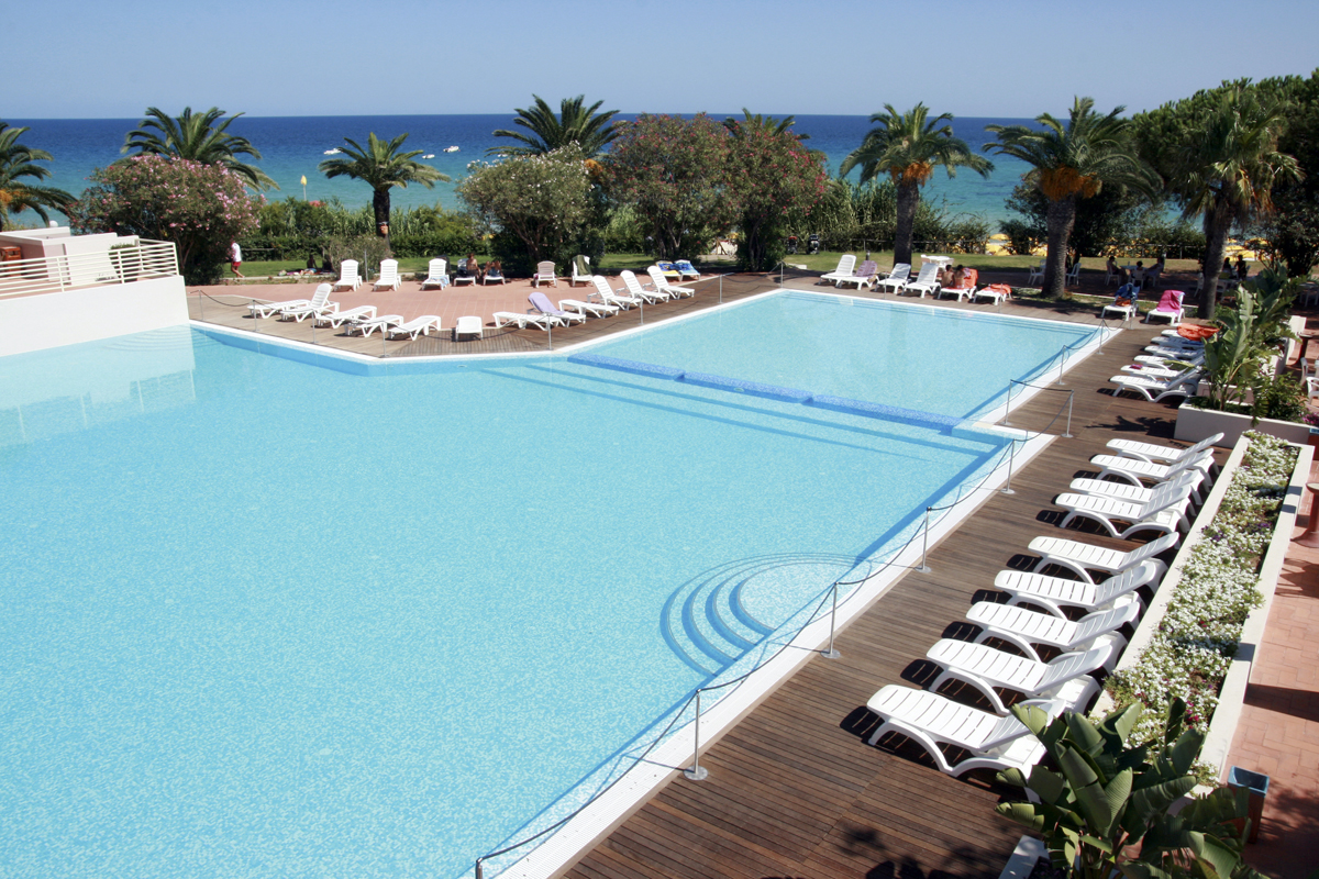 TH Free Beach Resort