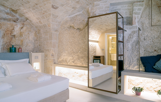 Vico Bianco Raro Rooms