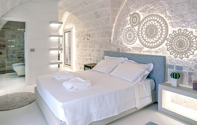 Vico Bianco Raro Rooms
