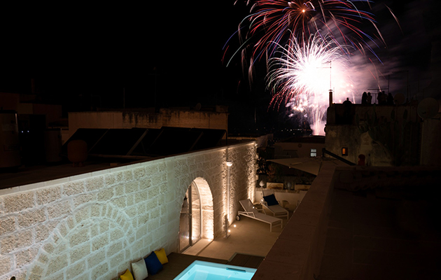 Vico Bianco Raro Rooms