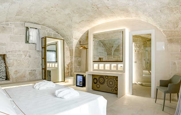 Vico Bianco Raro Rooms